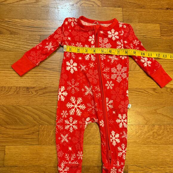 Posh Peanut Baby 3 6 months Red White Snowflake Holiday Christmas Bamboo Onesie - Picture 2 of 10